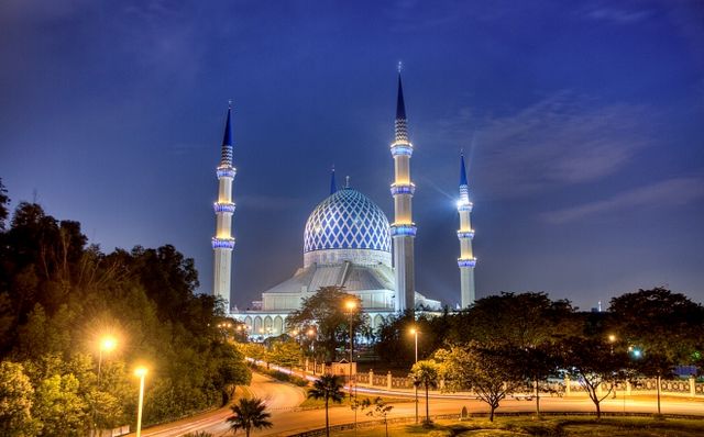 مسجد السلطان صلاح الدين عبد العزيز بسيلانجور